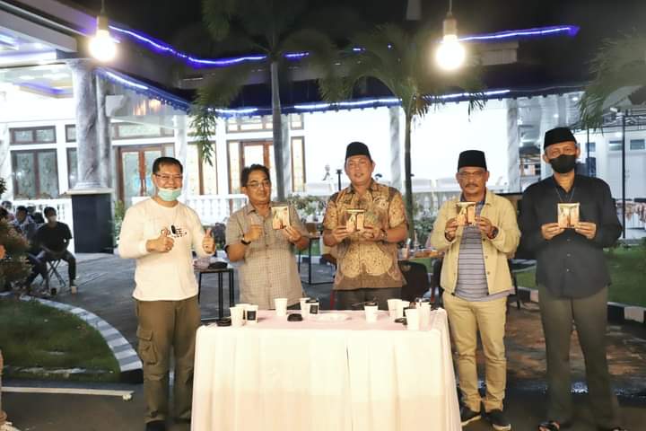 Bupati Tanjabbar Secara Resmi Menutup Kegiatan Two Days Coffe