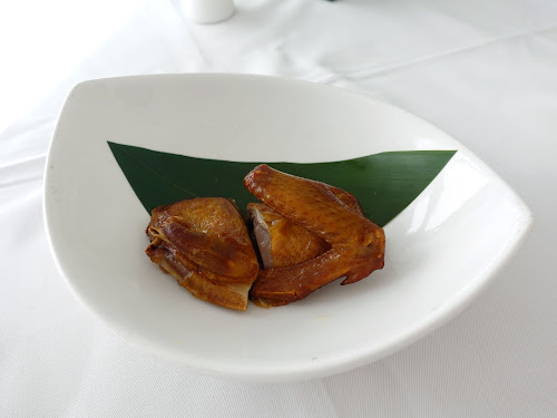 The Chairman (大班樓), Best No.1 Chinese restaurant in Asia 2021, Hong Kong - Smoked baby pigeon with Longjing tea and chrysanthemum (龍井菊花煙燻乳鴿)