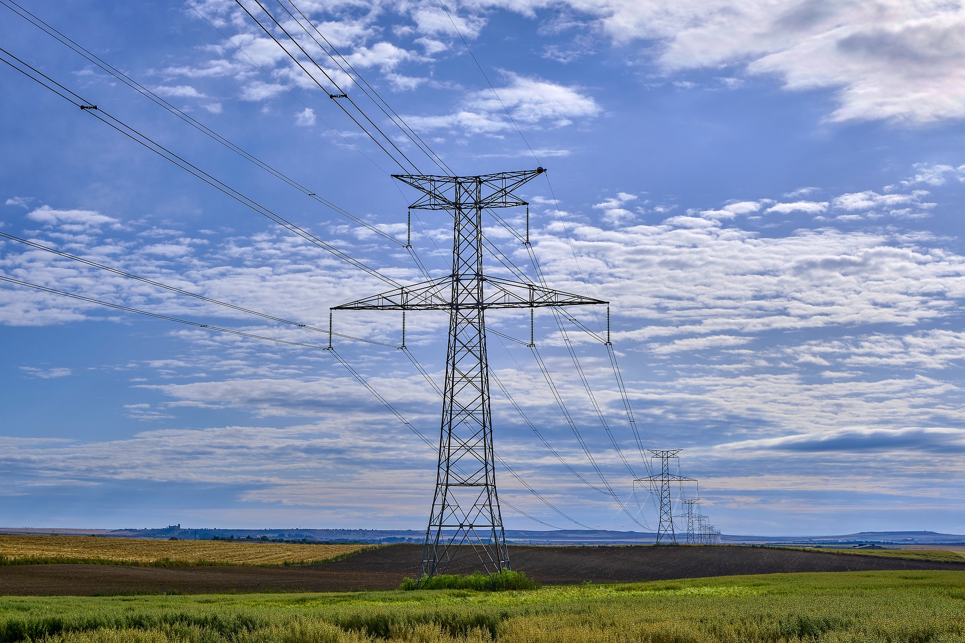 مشروع مصر Egypt وأوروبا نحو ربط الشبكات الكهربائية بكابل طاقة ضخم