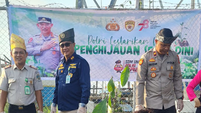 GM PT. Pelindo Regional l cabang Tembilahan Ikut Menggiatkan Penanaman pohon Secara Serentak Yang Di Prakarsai Kapolsek KSKP 