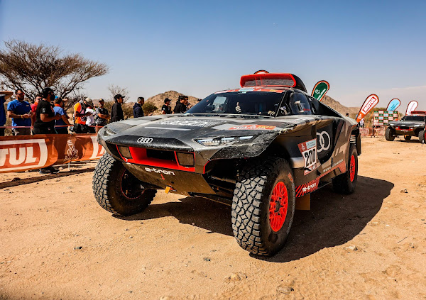 Hilux vence Rally Dakar; Audi RS Q e-tron impressiona pela performance