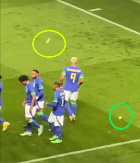 Racismo: Richarlison le arrojaron una banana cuando celebraba gol de Brasil