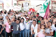 Ganaremos por goliza este 2 de junio, dice Abelina López Rodríguez en éste poblado que le da un festivo recibimiento 