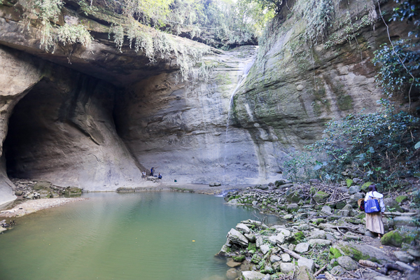 台南楠西蝙蝠洞瀑布秘境別有洞天充滿神秘感，輕鬆到達拍美照