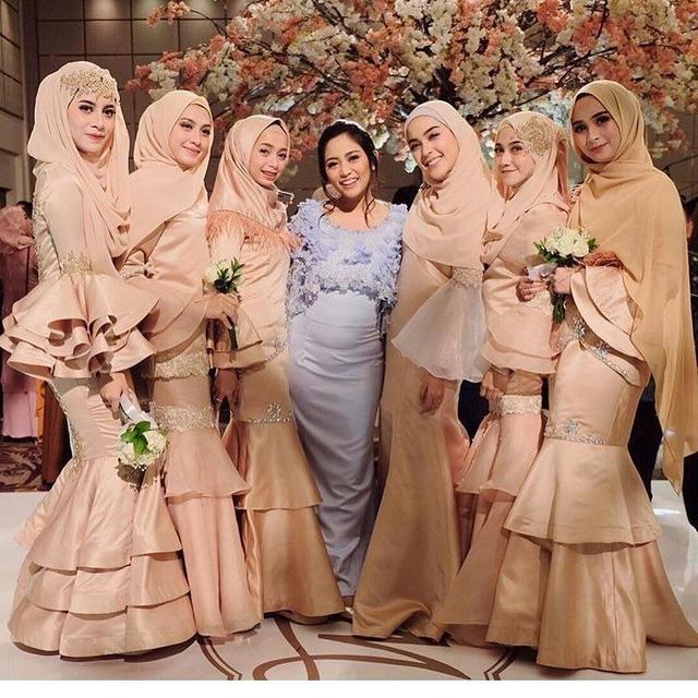 Bridesmaid,hijab