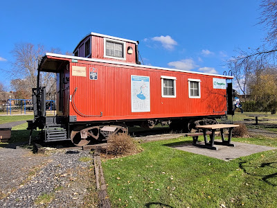 Train caboose on TCT Route Verte QC.