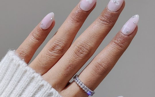 Best Winter and Holiday Nail Ideas for 2024