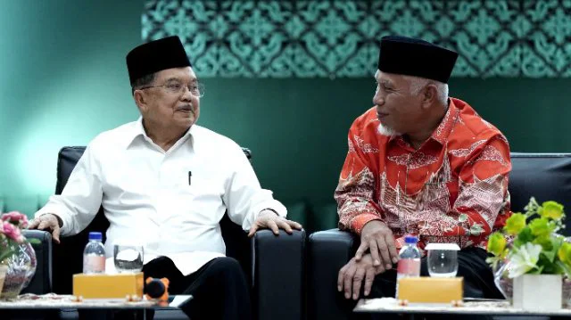 Gubernur Mahyeldi Dampingi Ketua DMI M. Jusuf Kalla dalam Gelaran Tabligh Akbar dan Seminar Menyambut Ramadhan di UNP