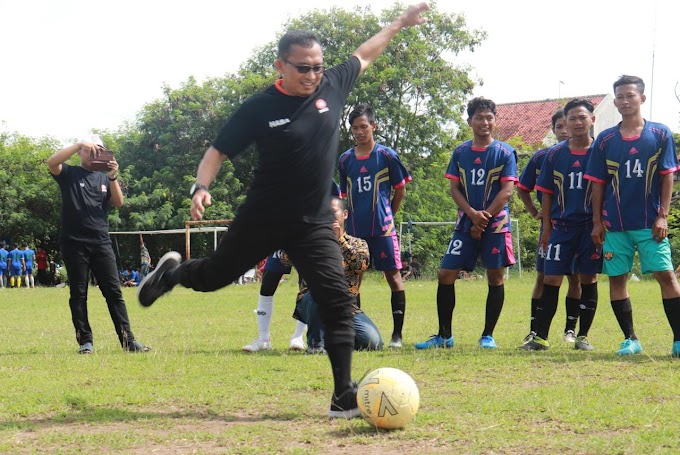 Lewat Tendangan Kick off, Hasan Basri Buka Turnamen Fun Football Kota Serang