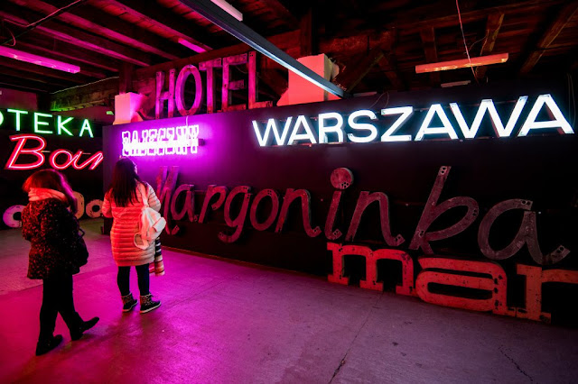 Neon Museum em Praga, Varsóvia