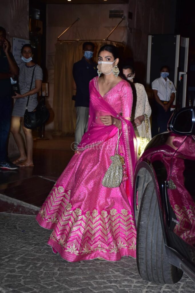 Pic Talk of the day: Vaani Kapoor And Athiya Shetty Flaunt Their Royal Lehengas