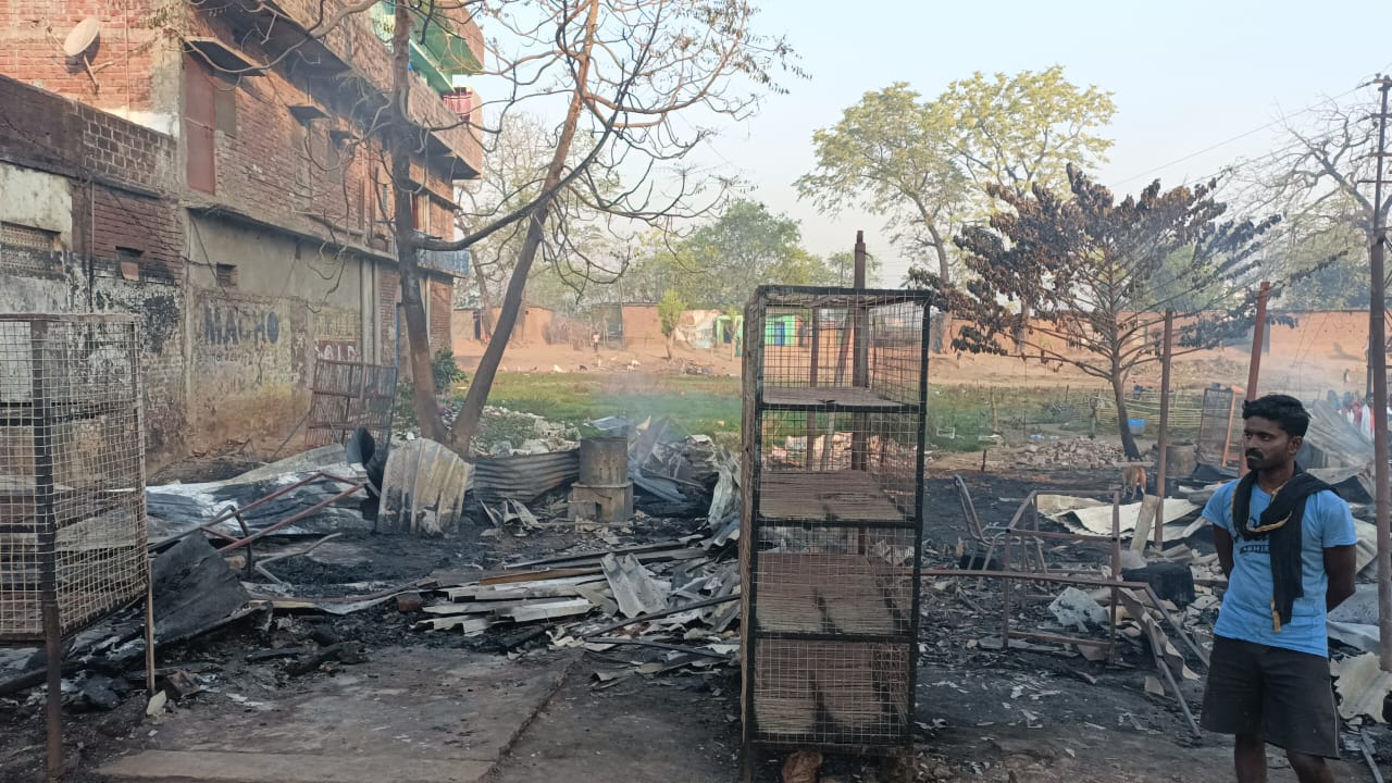 बिहार के बिहटा में शॉर्ट सर्किट से लगी भीषण आग 12 से 14 लाख का हुआ नुकसान
