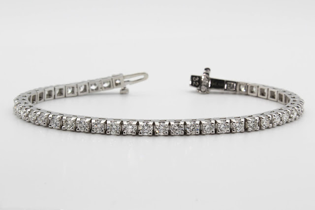 Single String of Pearls Bracelet