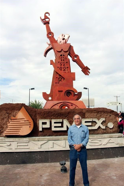 Escultura Monumental -70 años de la Industria Petrolera en la Región
