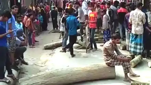 সরিষাবাড়ীতে ভোট কারচুপির প্রতিবাদে রাস্তা অবরোধ, আটক-১