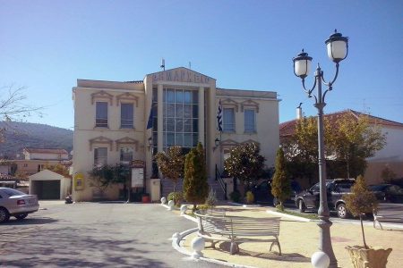 Ο Δήμαρχος Πάργας κ. Ζαχαριάς απέστειλε επιστολή προς το Υπουργείο Οικονομικών σχετικά με την απαλλαγή υποχρέωσης καταβολής του Ενιαίου Φόρου Ιδιοκτησίας Ακινήτων (ΕΝ.Φ.Ι.Α.) στα πληγέντα κτήρια του Δήμου Πάργας από τον σεισμό του Μαρτίου 2020. Την επιστολή αυτή διαβίβασαν με Αναφορές τους, στην Βουλή των Ελλήνων ο Βουλευτής Πρέβεζας κ. Γιαννάκης και ο Βουλευτής Πρέβεζας κ. Μπάρκας.