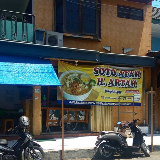 Tempat Makan Keluarga di Surabaya - Soto Ayam