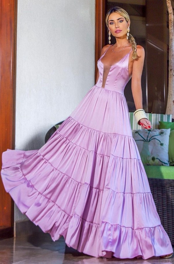 vestido longo lilas lavanda para madrinha de casamento durante o dia