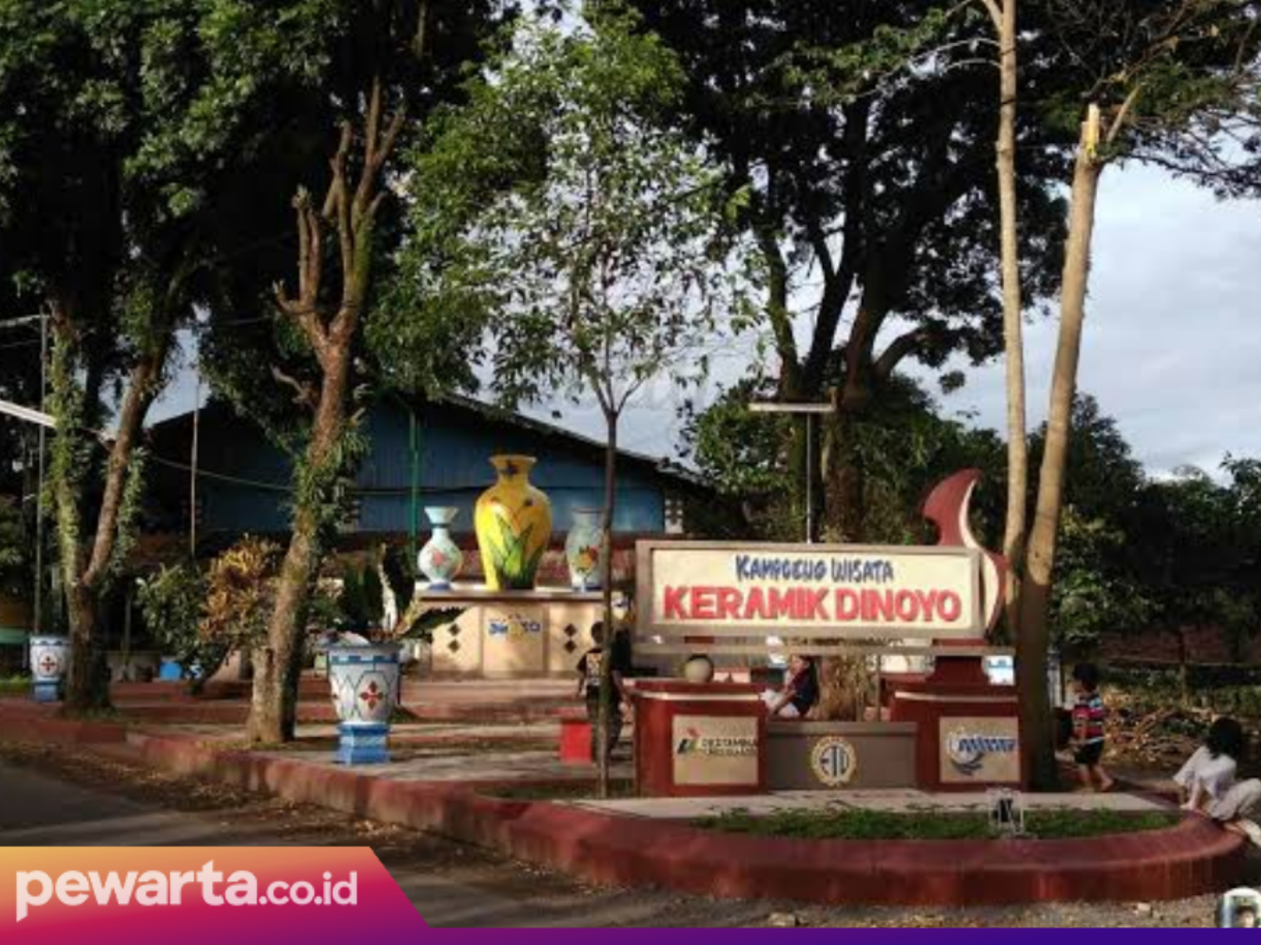 Kampung Keramik Dinoyo Malang