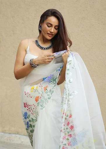 Surbhi Jyoti white saree hot actress