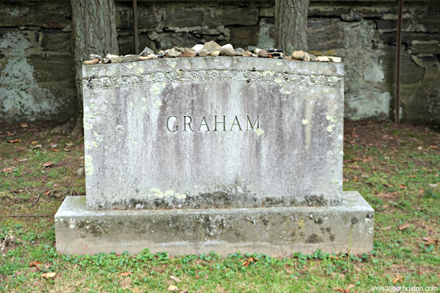 Tumba de Elizabeth Arden en el Cementerio de Sleepy Hollow
