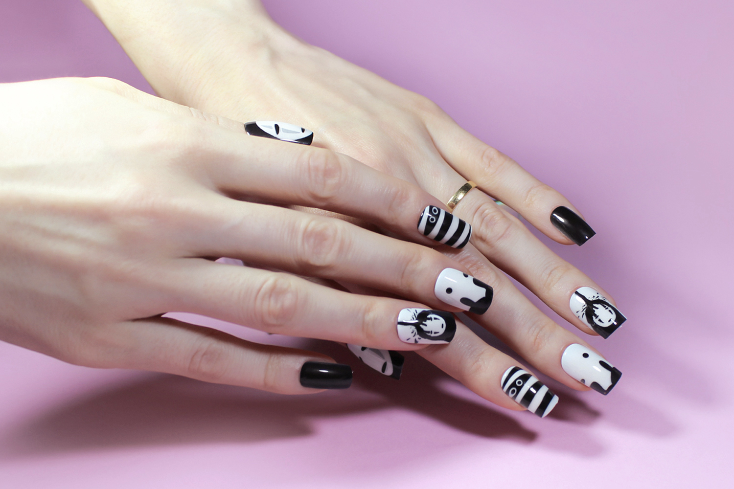 blogger Liz Breygel demonstrates Spirited Away inspired nail look with press-on nails by Glamermaid