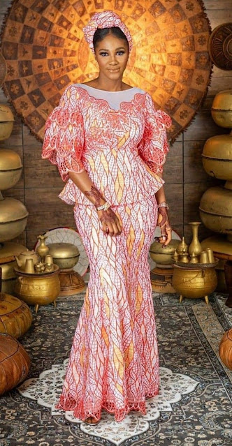 Amazing and Beautiful Asoebi Styles For Weddings