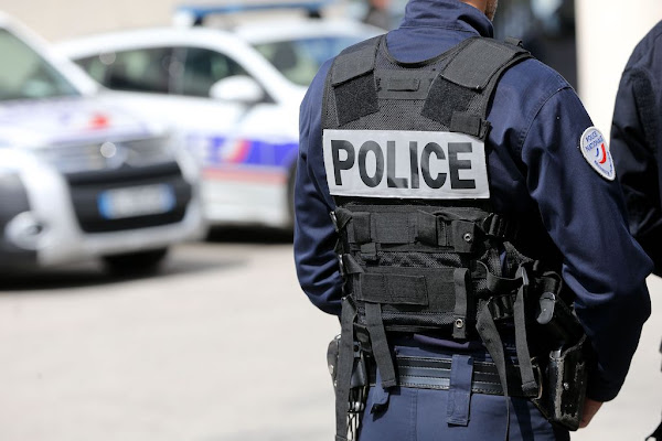 Val-de-Marne (94) : un homme forcé à retirer de l’argent sous la menace d’une ceinture d’explosifs
