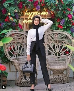 pakaian melamar kerja wanita hijab hitam putih