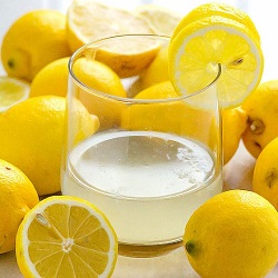 Limonlu Su İçmenin Sağlığa 9 Faydası