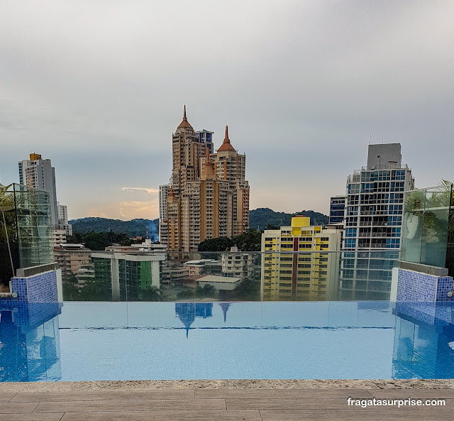 Piscina no terraço do Best Western Plus Panama Zen Hotel