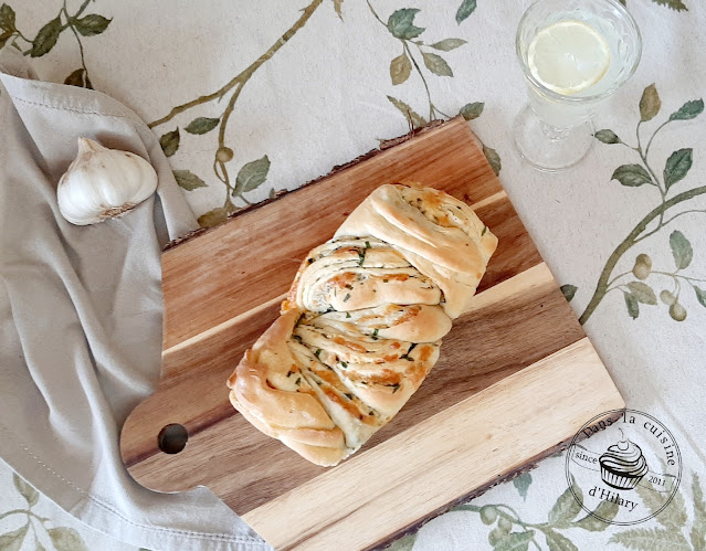 Babka salée version garlic bread (beurre d'ail persillé et mozzarella filante) - Dans la cuisine d'Hilary