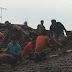 Angin Puting Beliung Kembali Melanda, Babinsa Koramil Jakenan Dikerahkan Bantu Perbaiki Atap Rumah Warga