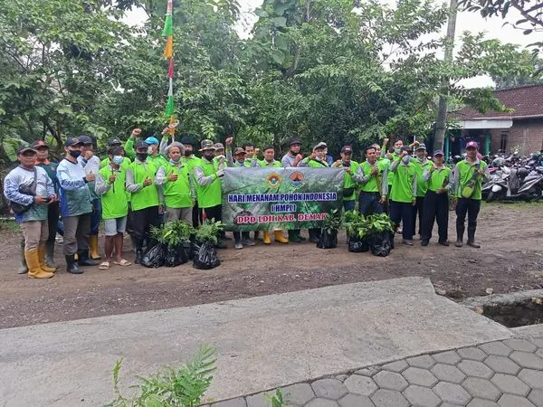 LDII Demak Gerakan Tanam Pohon