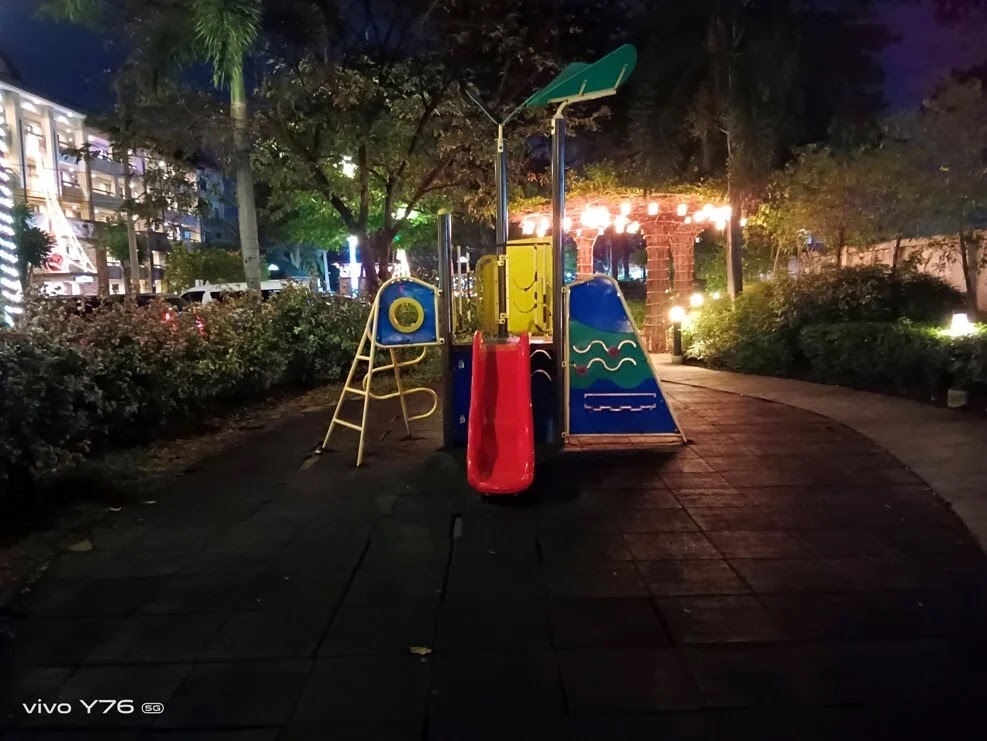 vivo Y76 5G camera sample - playground, normal