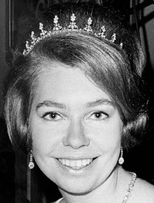 pearl diamond tiara sweden queen sophia princess christina ribbhagen