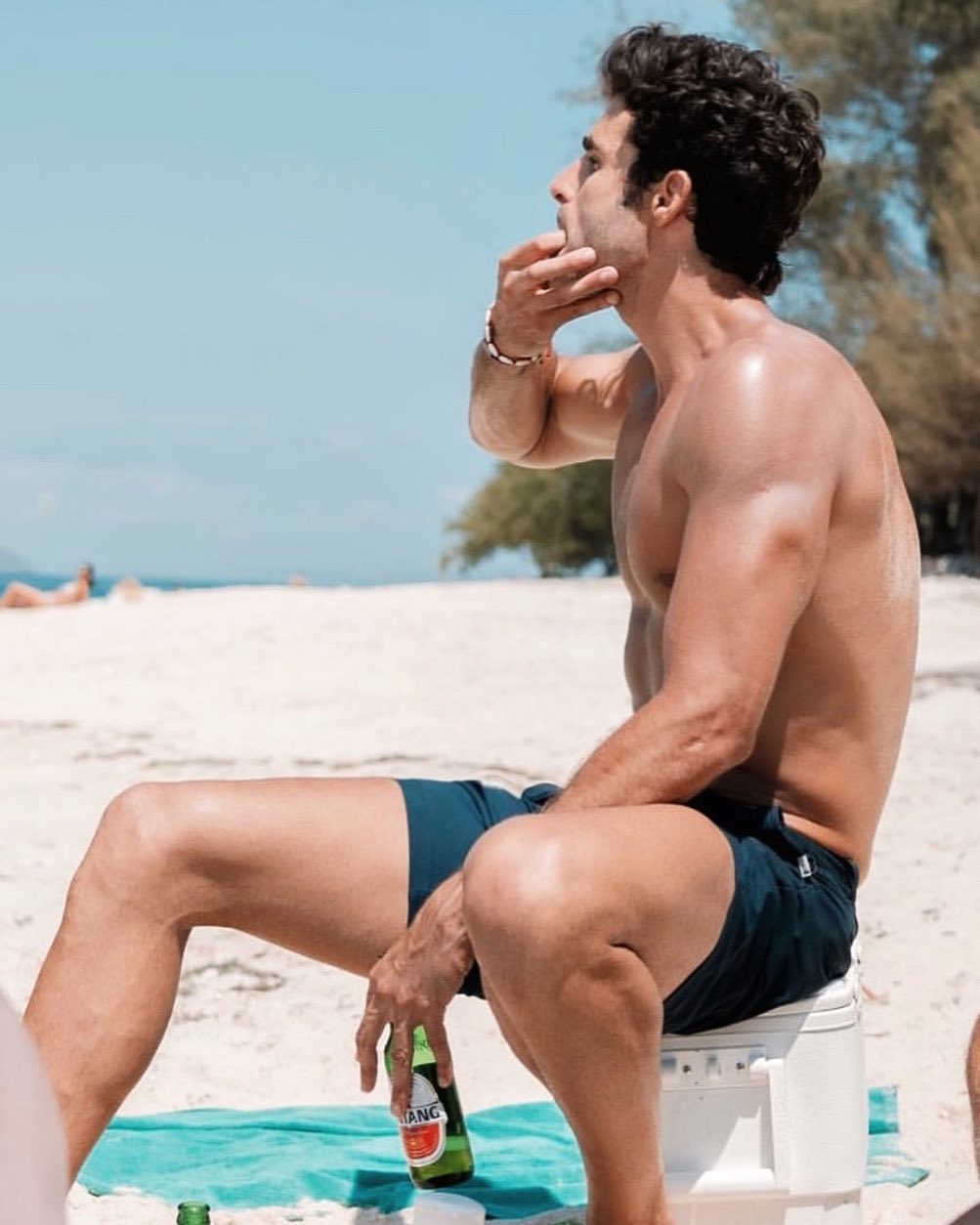 spotted-shirtless-fit-beach-guy-juan-betancourt