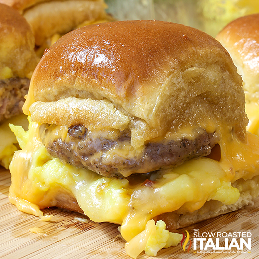 Breakfast Sliders (Cheese and Sausage + VIDEO