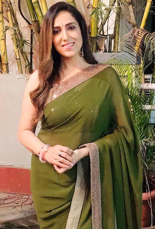 Gayatri Phulwani saree kooku app actress