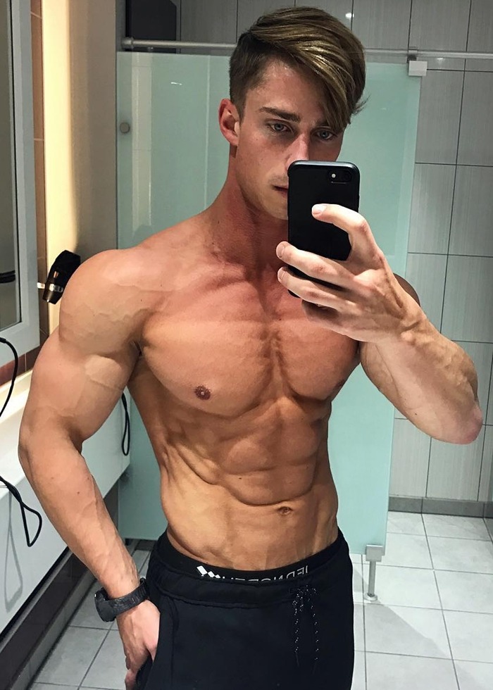 straight-hot-shirtless-guy-shredded-pecs-selfie