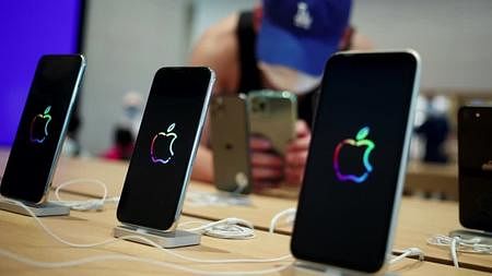 Apple Stops There product Sell in Russia