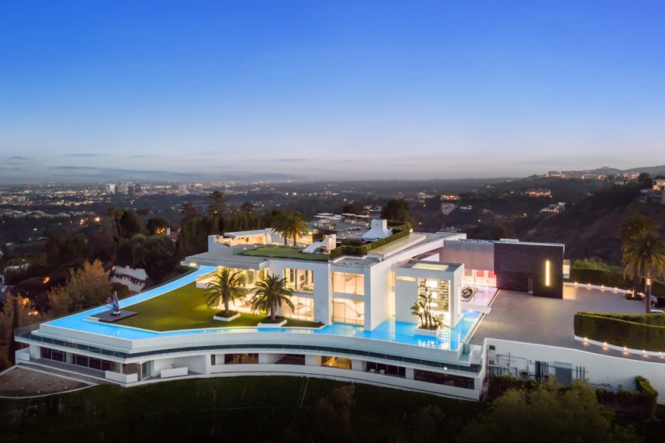 AMERICA'S MOST EXPENSIVE HOME - TWICE AS BIG AS THE WHITE HOUSE