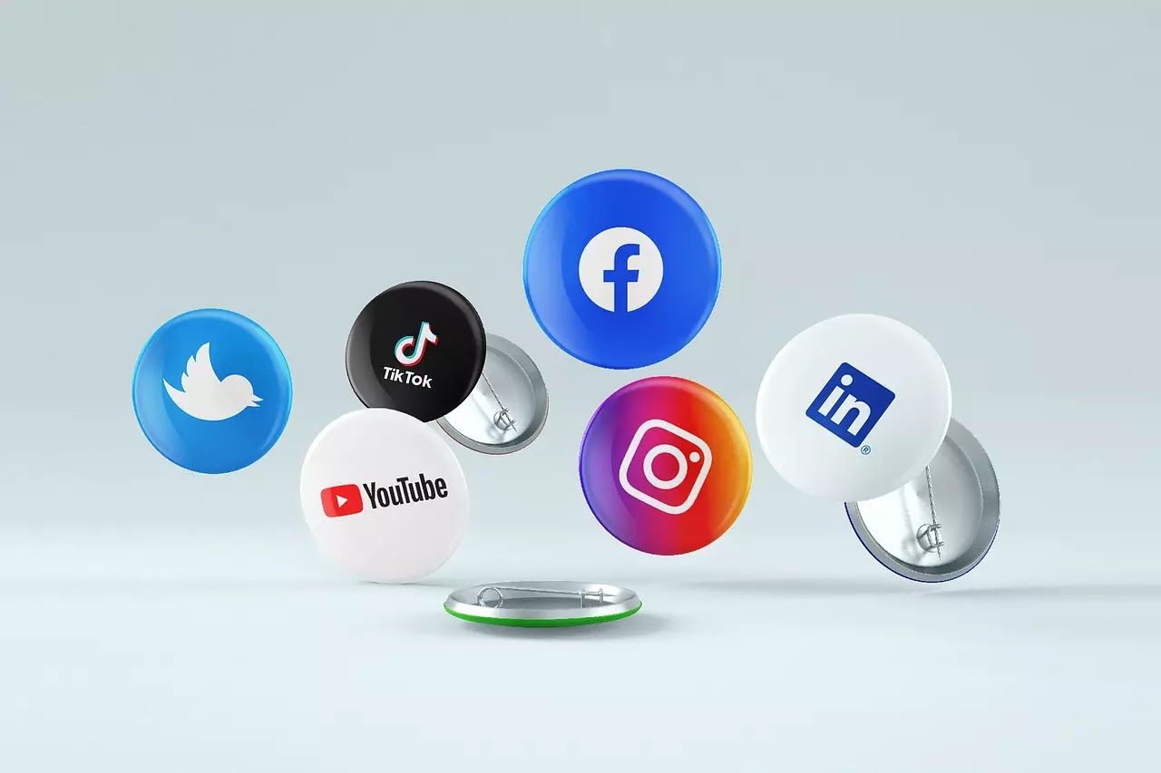 التسويق الالكتروني عبر مواقع التواصل الاجتماعي