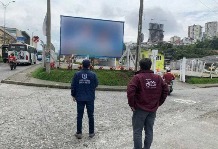 Secretaría de Medio Ambiente inició el desmonte de la publicidad política en las calles de Manizales