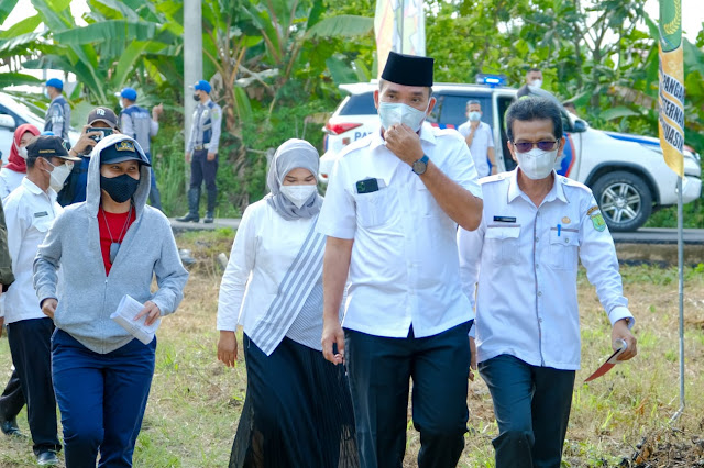 Plt Bupati Beni Titip Pesan Panen Perdana Program PSR Untuk Presiden Jokowi