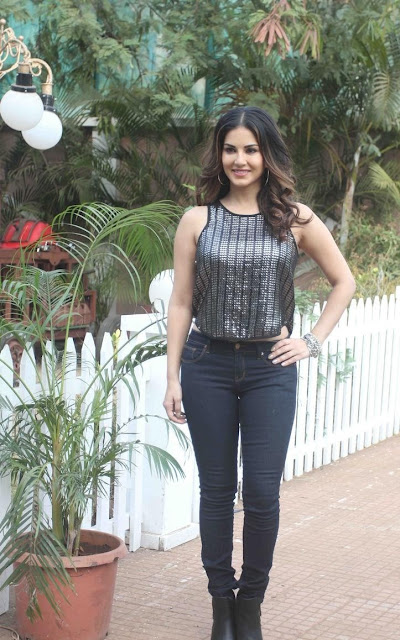 Bollywood Actress Sunny Leone Hot In Black Top Jeans 6