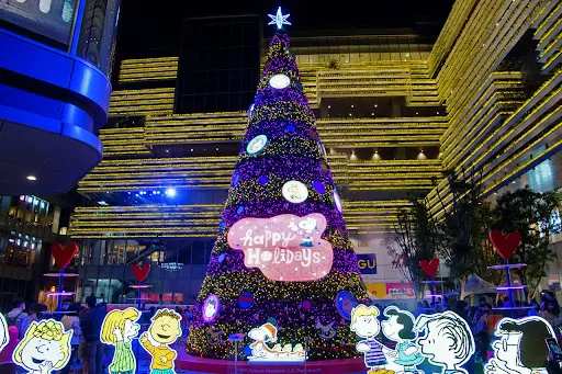 2021南紡購物中心聖誕點燈｜13米巨型聖誕樹×「史努比」與他的朋友們｜活動