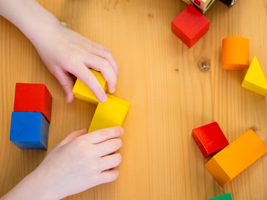 2 से 4 साल के बच्चों के लिए इमारत ब्लॉक बेबी गेम
