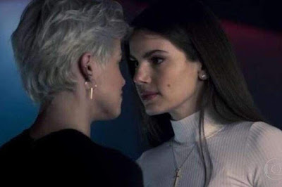 Giovanna (Agatha Moreira) e Angel (Camila Queiroz) em Verdades Secretas 2