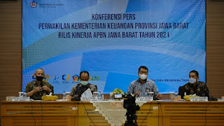 Perwakilan Kemenkeu Jawa Barat menggelar konferensi pers "Kinerja APBN Jawa Barat tahun 2021" di GKN Bandung (Jumat, 21/01/2021)